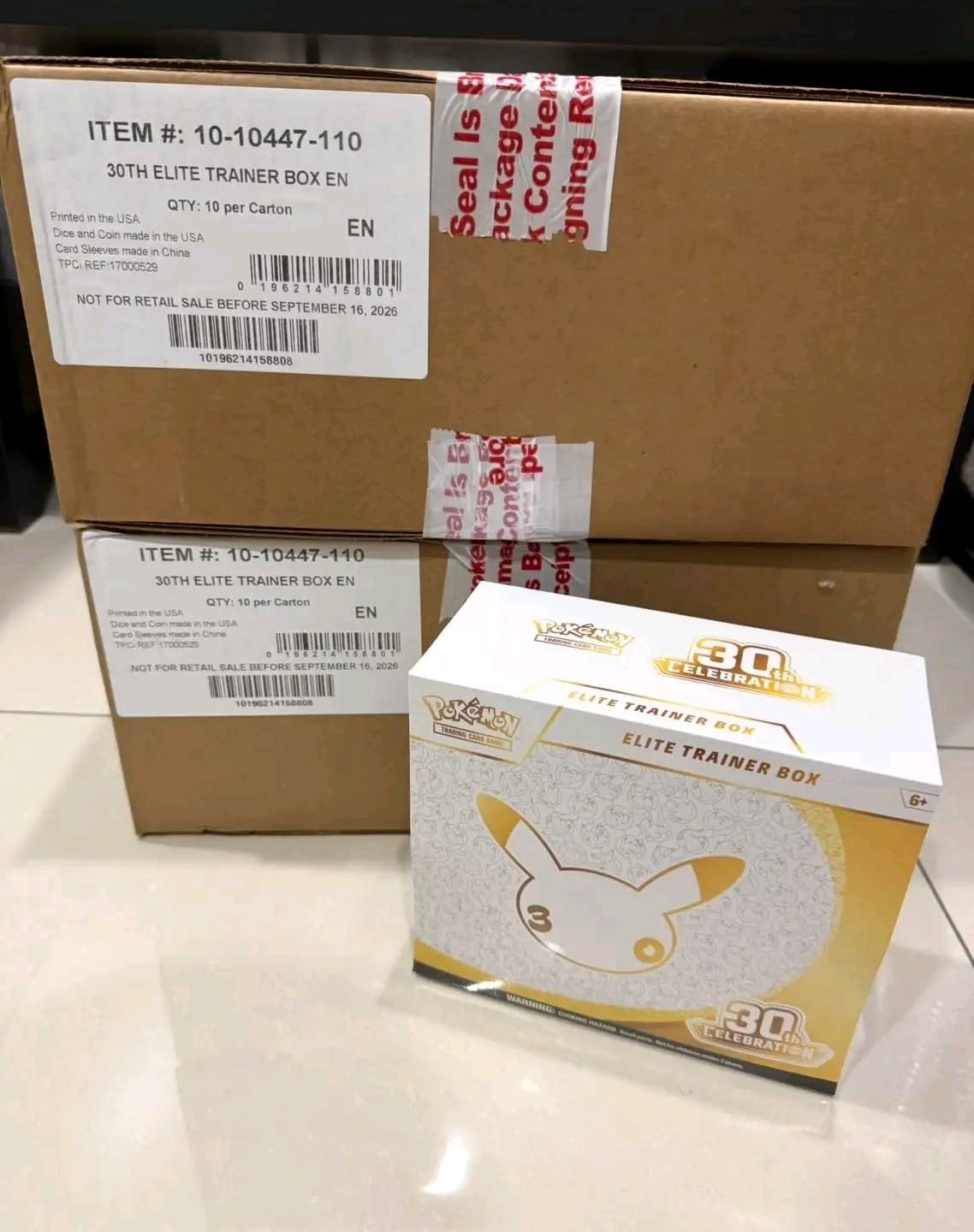 Pokémon 30th Anniversary Celebration ETB Case 1 Pokémon 30th Anniversary Celebration ETB Case